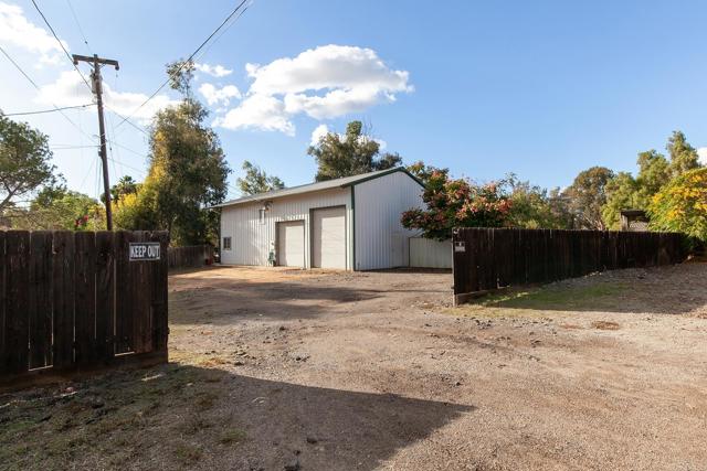 10546 VALLE VISTA RD, Lakeside CA: https://media.crmls.org/mediaz/82f7a58f-980c-4a69-aba0-2d6a75f147b1.jpg