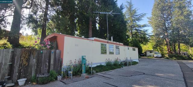 617 Walsh Street, Grass Valley CA: https://media.crmls.org/mediaz/82f829db-a9af-4143-be0e-f8cf76333aee.jpg
