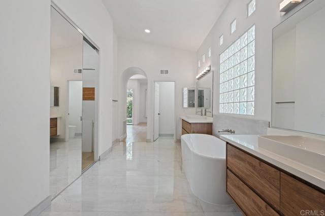 Detail Gallery Image 38 of 75 For 2327 Falkirk Row, La Jolla,  CA 92037 - 3 Beds | 3/1 Baths
