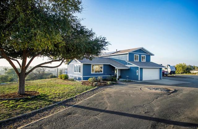 12296 Lilac Hl, Valley Center CA: https://media.crmls.org/mediaz/82f8ac9e-90e7-41fa-b0f4-0330ee6d0066.jpg