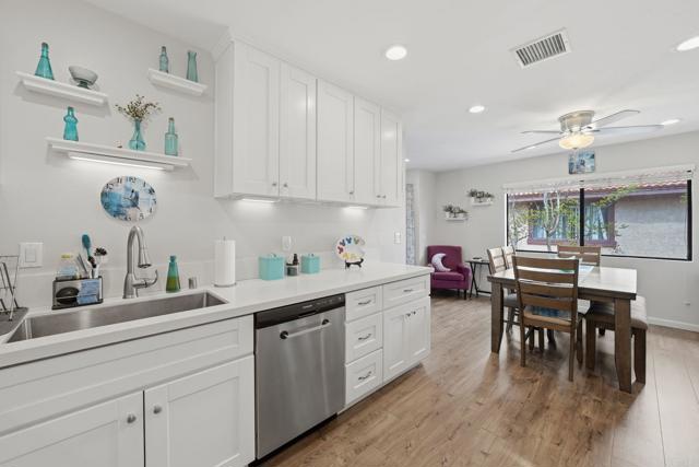 Detail Gallery Image 8 of 43 For 10794 Jeanne #UNIT F,  Santee,  CA 92071 - 2 Beds | 2/1 Baths