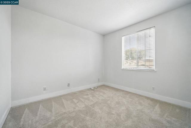 1782 Anastasia Dr, Brentwood CA: https://media.crmls.org/mediaz/82f8d356-6f14-4783-8aa3-ba529972d16d.jpg