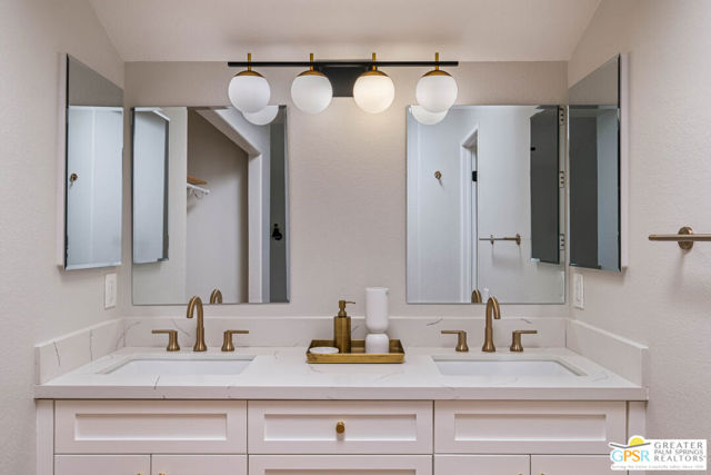 29136 Stonegate Lane, Highland CA: https://media.crmls.org/mediaz/82f942c3-fae3-4b45-bf69-e4e374a9cb67.jpg