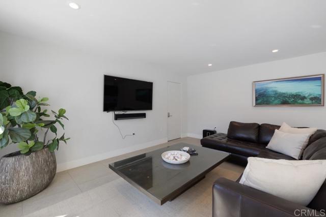 Detail Gallery Image 23 of 36 For 1632 Brahms Rd, Cardiff By The Sea,  CA 92007 - 4 Beds | 4 Baths