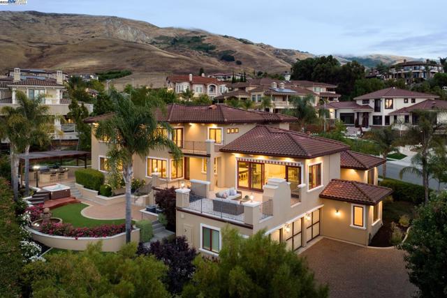 44506 Vista Grande Court, Fremont CA: https://media.crmls.org/mediaz/82fa31d3-a181-4754-a4dd-a98fba9165f0.jpg