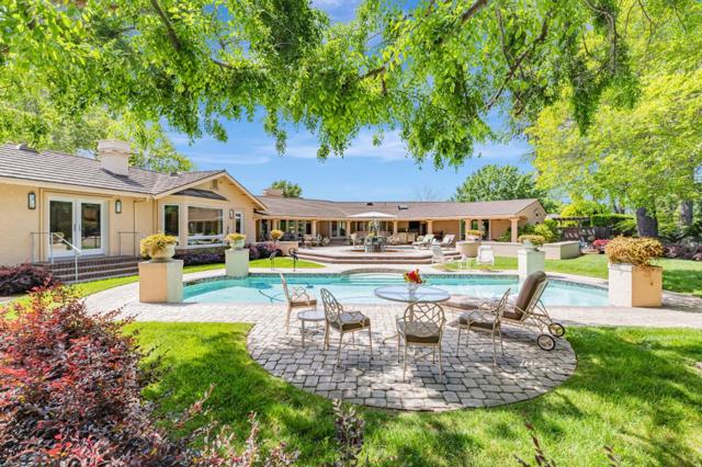 3231 Fieldcrest Drive, Sacramento CA: https://media.crmls.org/mediaz/82fb0f35-75eb-4ced-ba40-486f73275808.jpg