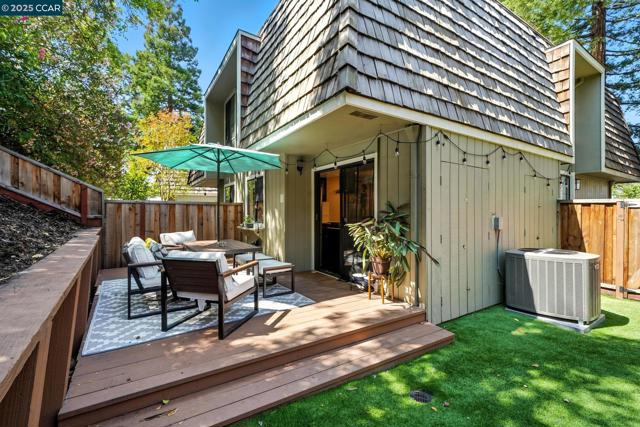 1624 San Luis Rd, Walnut Creek CA: https://media.crmls.org/mediaz/82fb5f58-2ffd-40be-affc-5e9285f195fc.jpg