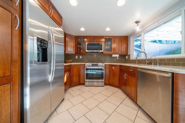 Image 14 of 47 For 3876 Mount Albertine Avenue