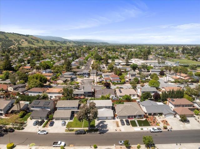192 Castillon Way, San Jose CA: https://media.crmls.org/mediaz/82fc60ed-6aea-4a95-84b2-e0ada4880e53.jpg