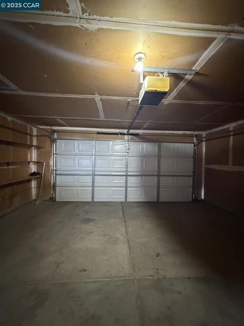 105 Via Cabrera Ln, Martinez CA: https://media.crmls.org/mediaz/82fc77a0-a8dc-4d58-ac54-fa4bee9270fa.jpg