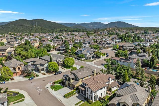 923 Citrine Way, San Marcos CA: https://media.crmls.org/mediaz/82fcda63-bceb-4f4b-95be-fb677d063cfd.jpg