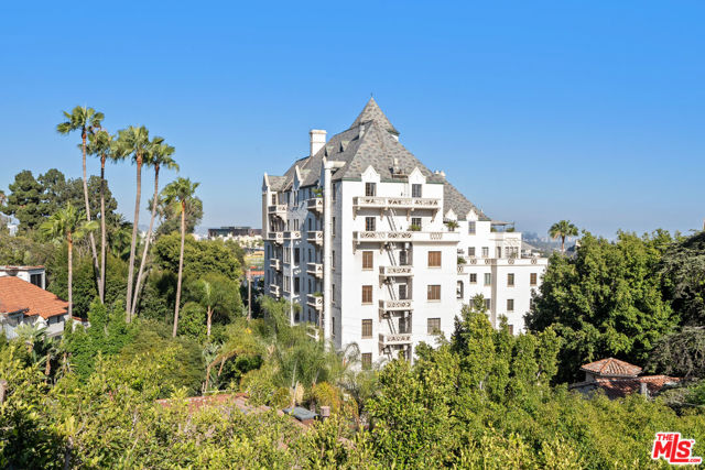 4 Bed Home for Sale in Los Angeles, California