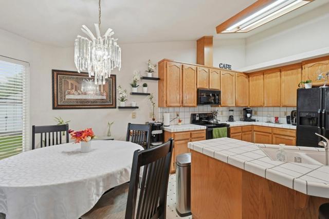 1883 College Greens Drive, Los Banos CA: https://media.crmls.org/mediaz/82fe7481-077c-427f-935f-0e9ff649993d.jpg