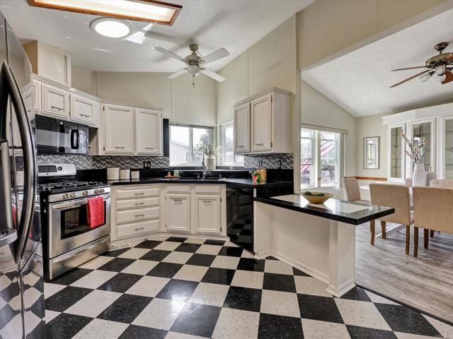 3462 Don Jose Drive, Carlsbad CA: https://media.crmls.org/mediaz/82fe75d3-be59-4583-aa6b-6a33b5da020c.jpg