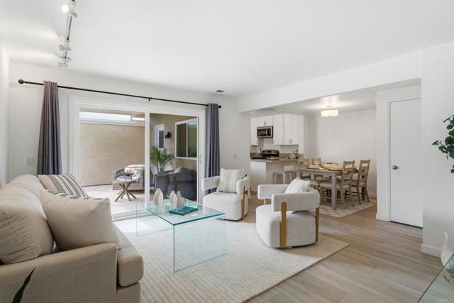 Detail Gallery Image 2 of 21 For 1089 Woodlake Drive, Cardiff By The Sea,  CA 92007 - 3 Beds | 3 Baths