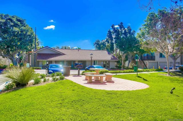 3513 Caminito Sierra, Carlsbad CA: https://media.crmls.org/mediaz/82ff0f6d-f370-4beb-adc1-29a787204d14.jpg