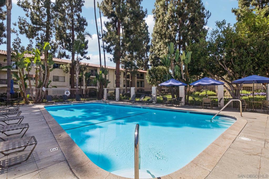 https://media.crmls.org/mediaz/82ff316b-2719-4182-8658-56f7648a01af.jpg?preset=X-Large