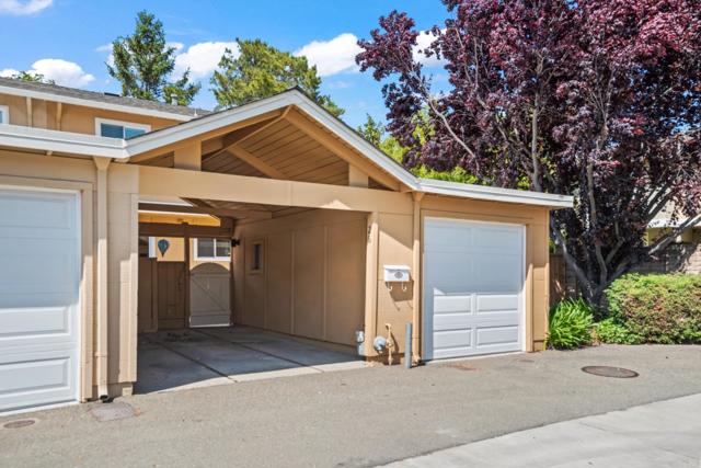 26 Saw Mill Court, Mountain View CA: https://media.crmls.org/mediaz/82ff3b4c-6bf9-4dfb-af97-c7321967918e.jpg