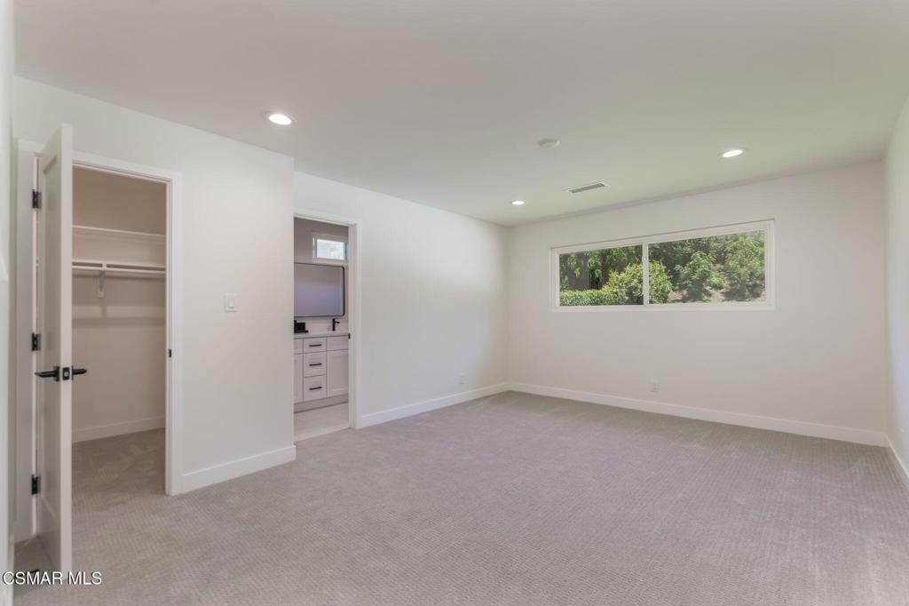 MLS #225003806 img 16