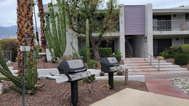 3155 E Ramon Road, Palm Springs CA: https://media.crmls.org/mediaz/82ffa0ab-dff2-49f2-90aa-7d92755cd09f.jpg