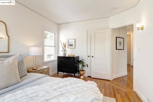 6753 Manor Crest, Oakland CA: https://media.crmls.org/mediaz/8300540d-ef44-4cdc-9ae2-63933affb528.jpg