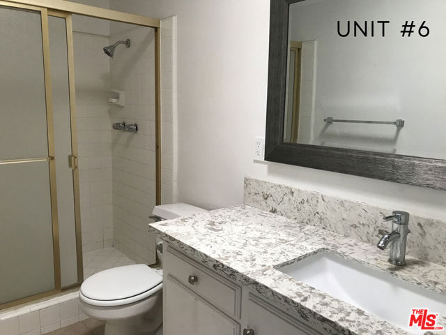 938 20th Street, Santa Monica CA: https://media.crmls.org/mediaz/83008007-4c47-4b38-94de-023f7099d906.jpg