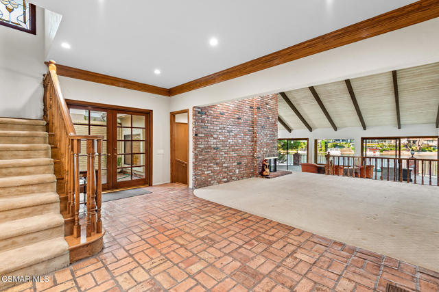 1275 Westwind Circle, Westlake Village CA: https://media.crmls.org/mediaz/83008081-0397-4507-848e-d72ee582e6f2.jpg