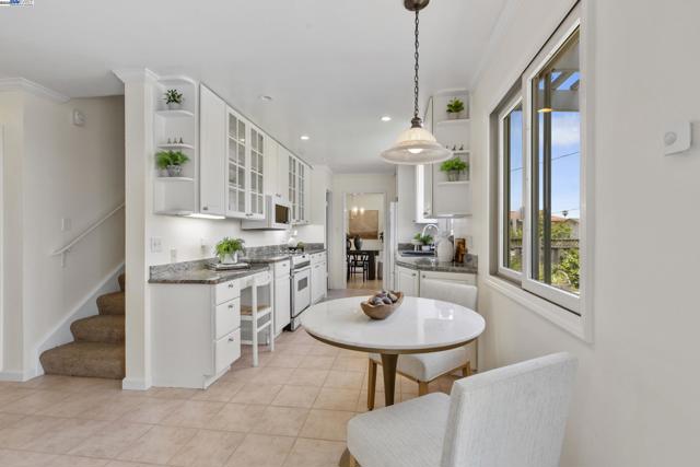 41938 Via San Carlos, Fremont CA: https://media.crmls.org/mediaz/8300982e-3732-40e3-a7fc-4752eb6b3dbd.jpg