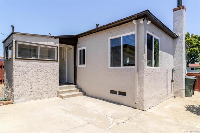 260 E St, Chula Vista CA: https://media.crmls.org/mediaz/8300c784-dd58-46ef-bab8-cc46b066c3ec.jpg