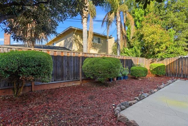 503 W Fox Court, Redwood City CA: https://media.crmls.org/mediaz/8300ced3-6325-4929-a3fe-19f440c58169.jpg