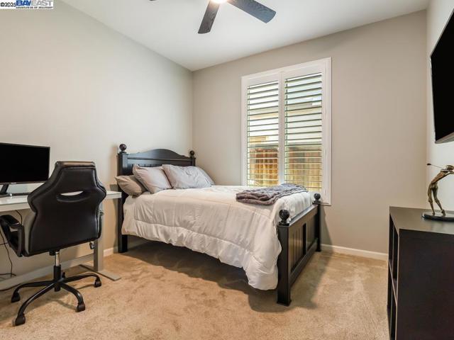 1178 Tropicana Ln, Brentwood CA: https://media.crmls.org/mediaz/8300ed6a-1961-4f4e-b6d6-aacb50ea48a2.jpg
