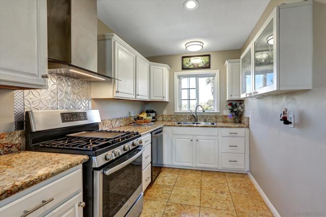 5238 Cervantes Ave, San Diego CA: https://media.crmls.org/mediaz/83013cf3-891f-47f6-aad4-415d6a4f834c.jpg