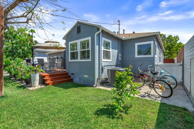 5523 Graywood Avenue, Lakewood CA: https://media.crmls.org/mediaz/830305ab-ad31-498e-a43a-2650ddcdce44.jpg