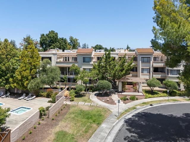 440 Cesano Court, Palo Alto CA: https://media.crmls.org/mediaz/83032369-55a7-4c56-af29-bc0f876921ba.jpg