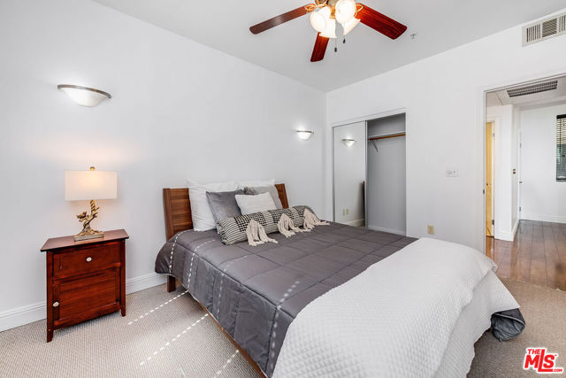 4724 Kester Avenue, Sherman Oaks CA: https://media.crmls.org/mediaz/8303deb7-216b-4369-9bbd-797118cfbbb5.jpg