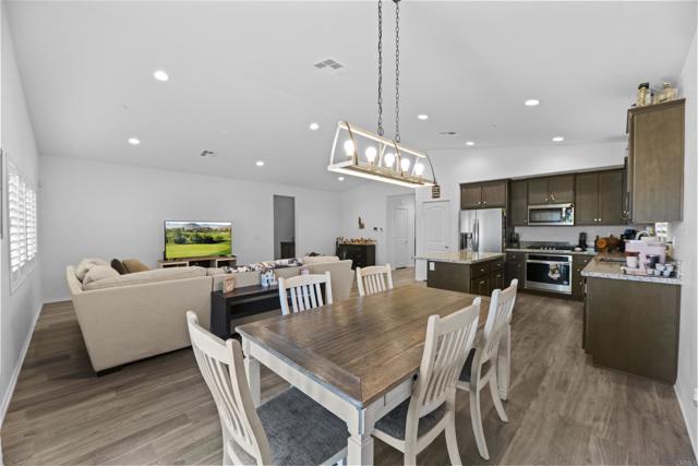 Detail Gallery Image 5 of 28 For 34289 Solstice St, Winchester,  CA 92596 - 4 Beds | 3 Baths