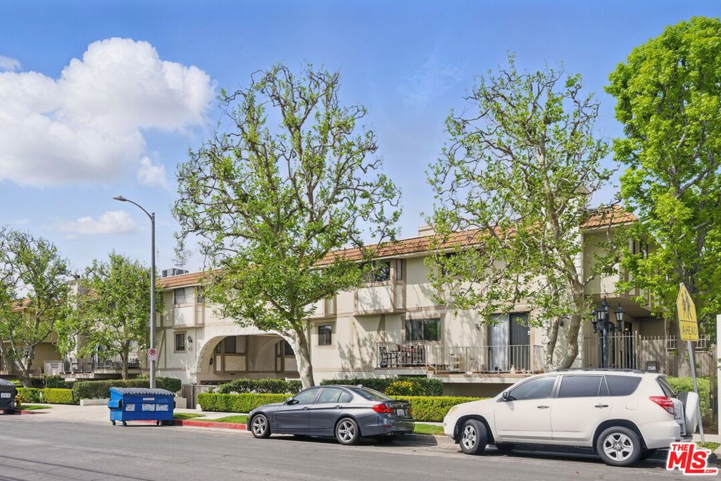 10229 Variel Avenue #2