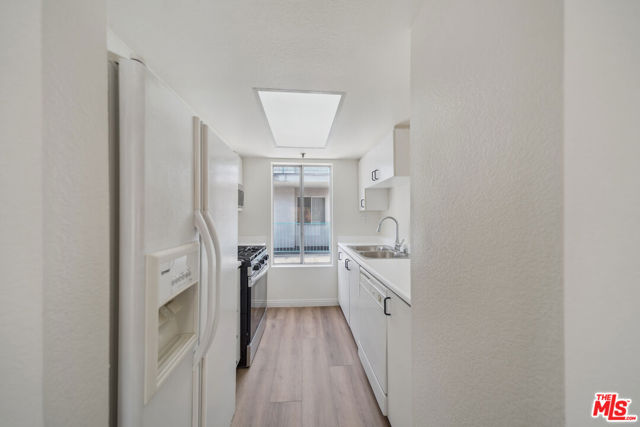 870 Crenshaw Boulevard, Los Angeles CA: https://media.crmls.org/mediaz/8305ac3a-22b1-432d-a57b-d3a605ef066e.jpg