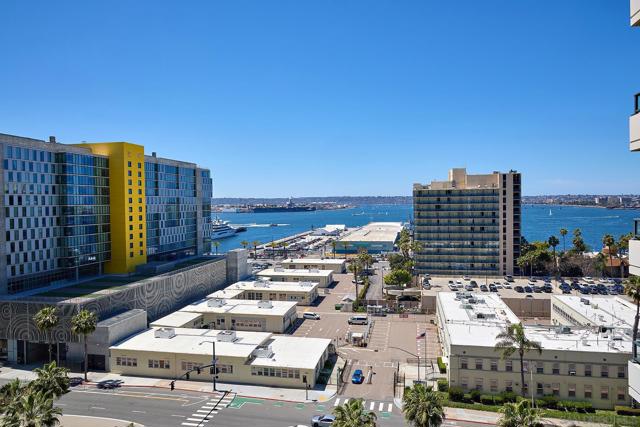 1205 Pacific Hwy, San Diego CA: https://media.crmls.org/mediaz/8305bd5c-d7ef-43b4-a8c6-f5e99859a8e9.jpg