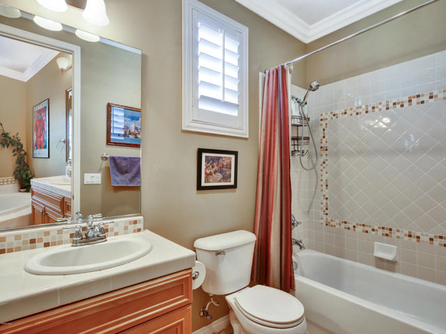 1333 Caspian Way, Oxnard CA: https://media.crmls.org/mediaz/8305c3b5-9284-453c-adc7-3f1066b9306e.jpg