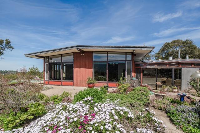 640 Los Trancos Road,  CA: https://media.crmls.org/mediaz/830632ab-0b6a-40ad-8d74-342991be03e4.jpg