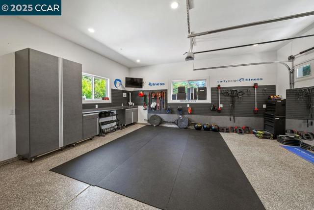100 Alderwood Rd, Walnut Creek CA: https://media.crmls.org/mediaz/83066704-6001-4cf7-b800-9bc999295f98.jpg