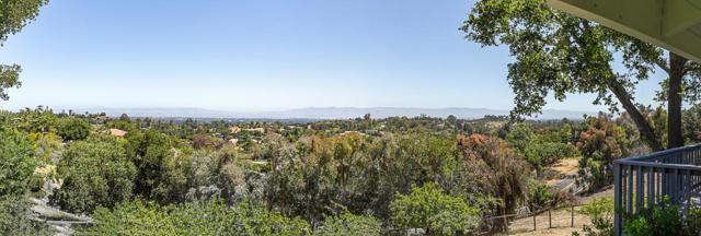 13038 Vista Del Valle Court, Los Altos Hills CA: https://media.crmls.org/mediaz/830862d2-5e10-4ada-a364-829329005da5.jpg