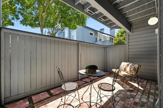 425 Cork Harbour Circle,  CA: https://media.crmls.org/mediaz/8308761f-daa9-4763-a4f8-adaa40c6571a.jpg