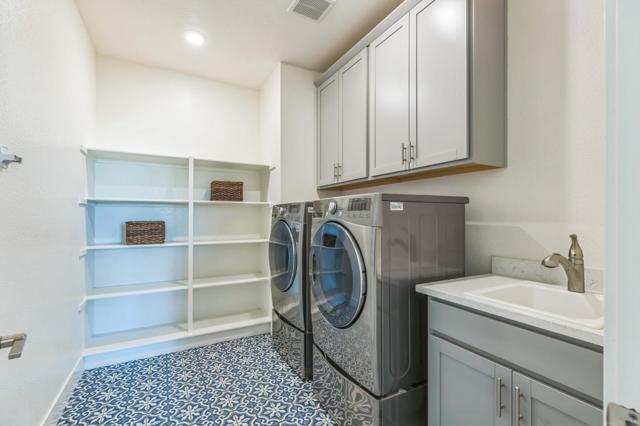 8824 Piano Circle, Elk Grove CA: https://media.crmls.org/mediaz/8308b361-360e-447e-87f3-0349cd1a0562.jpg