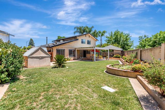 1298 Hersman Drive, Gilroy CA: https://media.crmls.org/mediaz/8308c68e-ca0b-4f87-82b7-c74022a2d52f.jpg