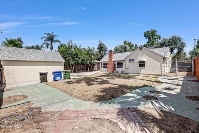 17400 Cantlay Street, Lake Balboa CA: https://media.crmls.org/mediaz/8308d0b2-eb4b-4f0d-b0f6-226f8575beb2.jpg