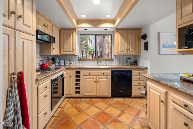 521 E Anapamu Street, Santa Barbara CA: https://media.crmls.org/mediaz/83098df3-b939-41a1-ae69-a1eba84c20fa.jpg