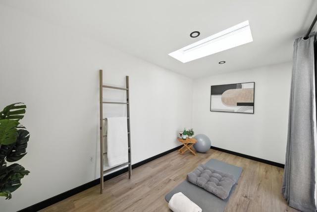 707 Torreya Avenue, Sunnyvale CA: https://media.crmls.org/mediaz/830991c1-57d1-40e4-ae0c-95ed9808d54f.jpg