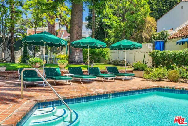 1416 Havenhurst Drive, West Hollywood CA: https://media.crmls.org/mediaz/830a281e-1c11-445c-b1f3-0b8eb3d96633.jpg
